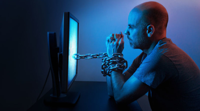 cheating-man-chained-to-porn-websites